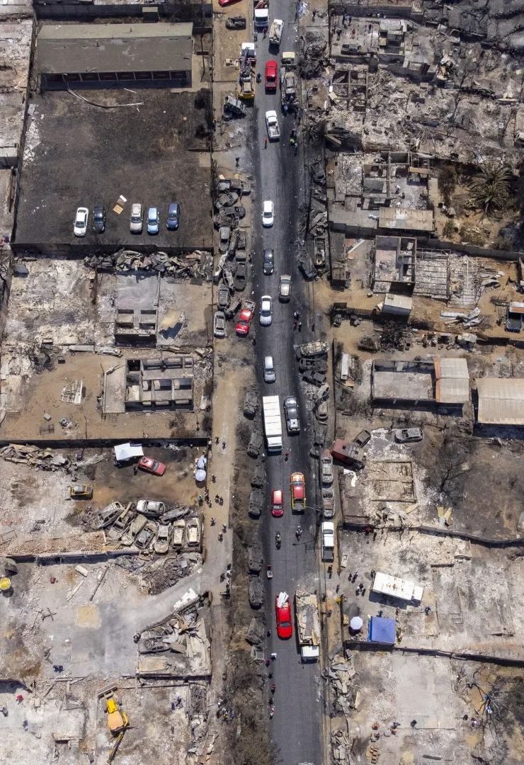 The wildfires in Chile reached urban areas and destroyed entire neighborhoods. Photo: Desafío Levantemos Chile