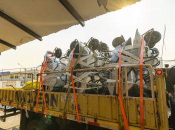 Desafío Levantemos Chile responded within a day of the February 2024 wildfires, supporting emergency relief and later helping rebuild homes. Here, wheelbarrows are ready to unload to support debris removal in Viña del Mar. Photo: Desafío