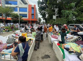 Patients are evacuated from the Southern Philippine Medical Center in Davao City. Photo by Karlo Flores/PIA Davao Region