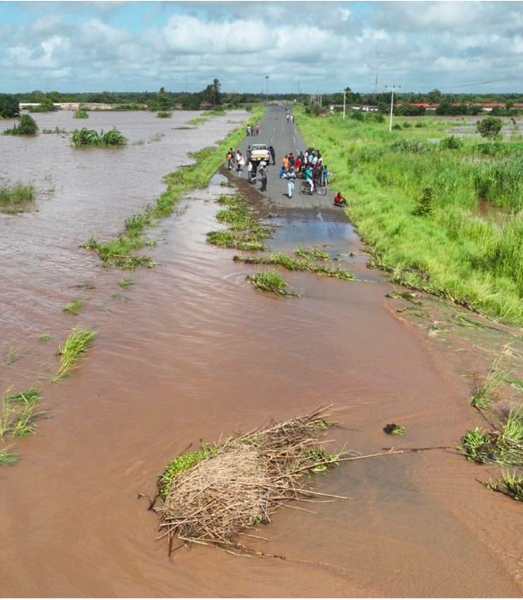 On 17 January 2026, roads are flooded after extreme rainfall in Buzi, district, Sofala province, in Mozambique. Photo: UNICEF