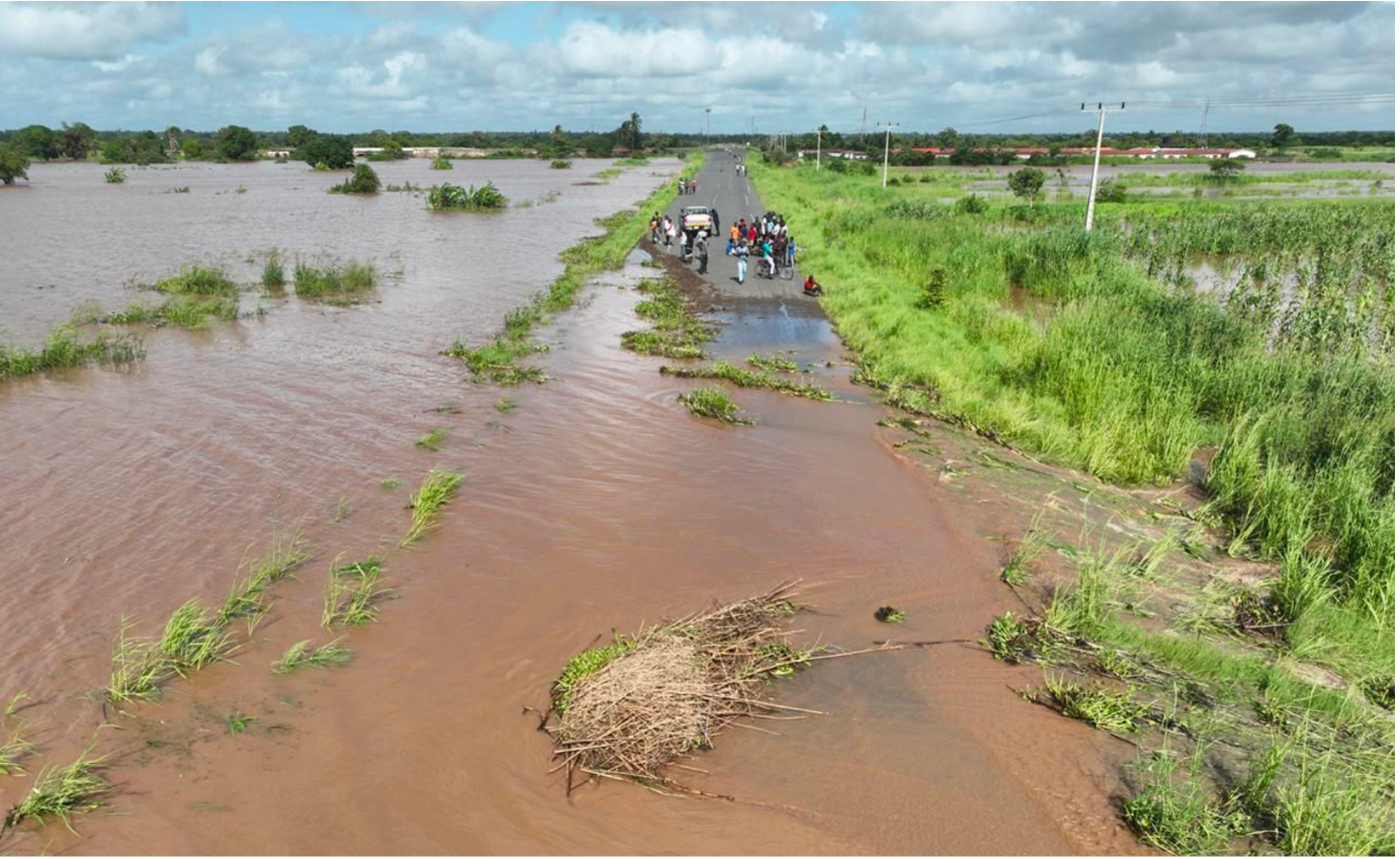 On 17 January 2026, roads are flooded after extreme rainfall in Buzi, district, Sofala province, in Mozambique. Photo: UNICEF